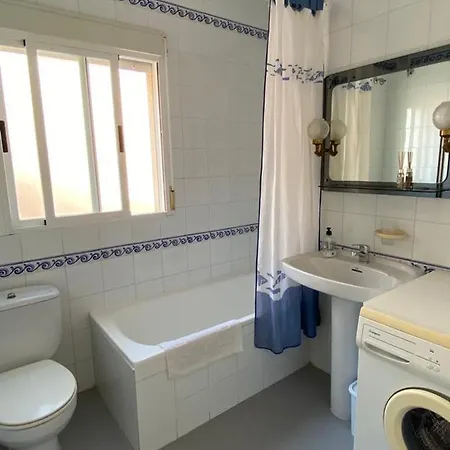 Уникальная Квартира На Берегу Моря С Бассейном Apartment *